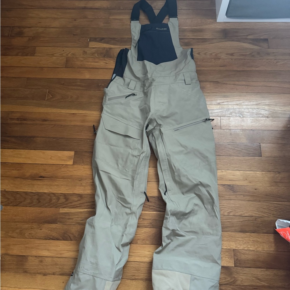 Women’s Dakine snow bibs